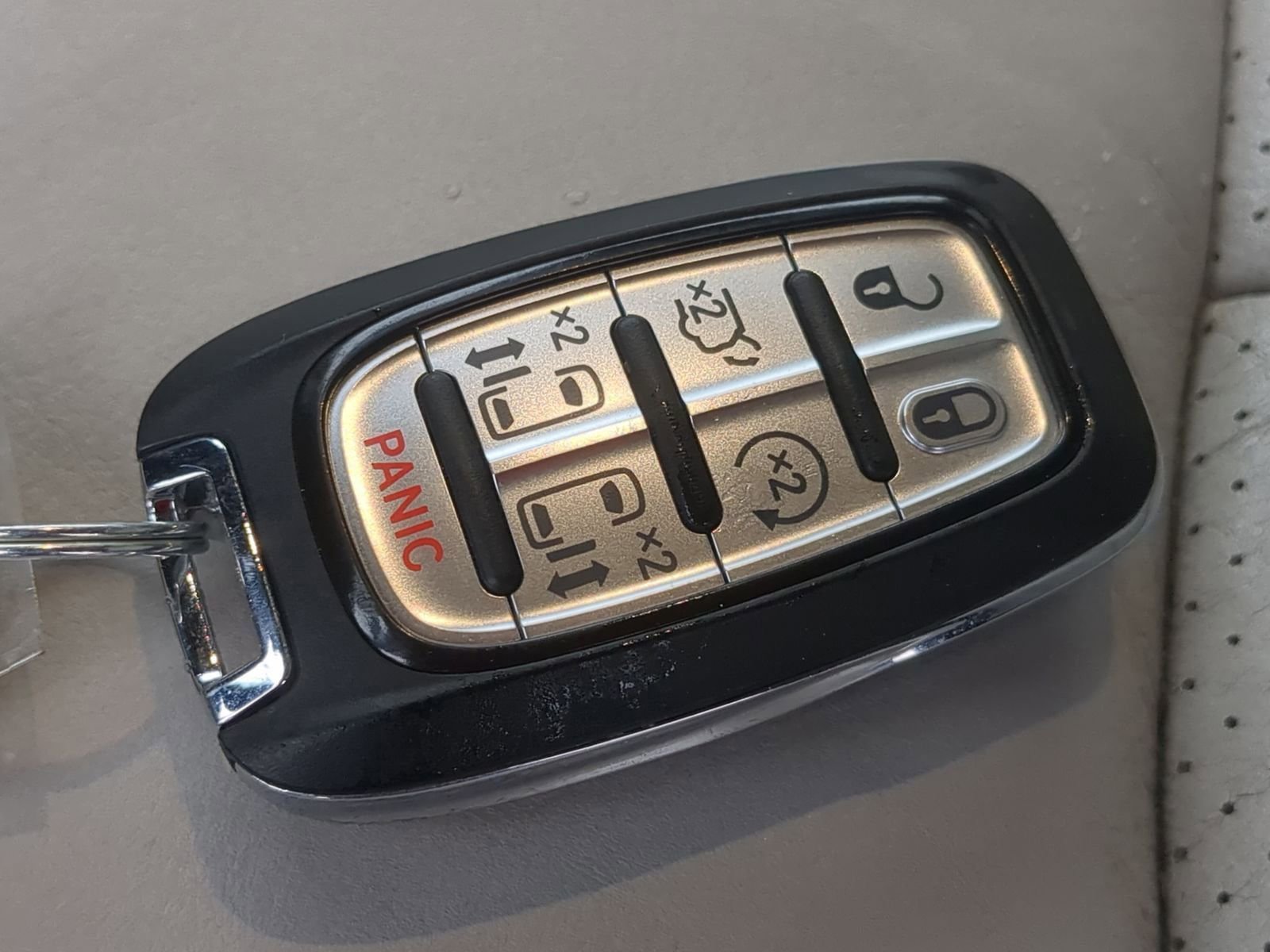 Used 2021 Chrysler Pacifica Touring-L image 41