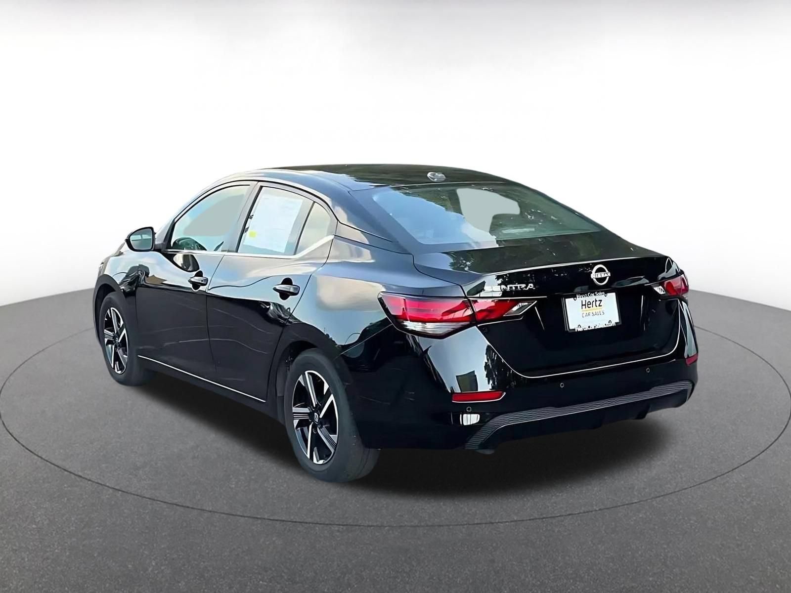 Used 2025 Nissan Sentra SV FWD image 10