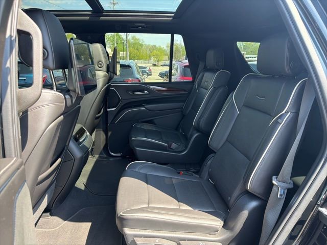Used 2021 Cadillac Escalade Premium Luxury image 14