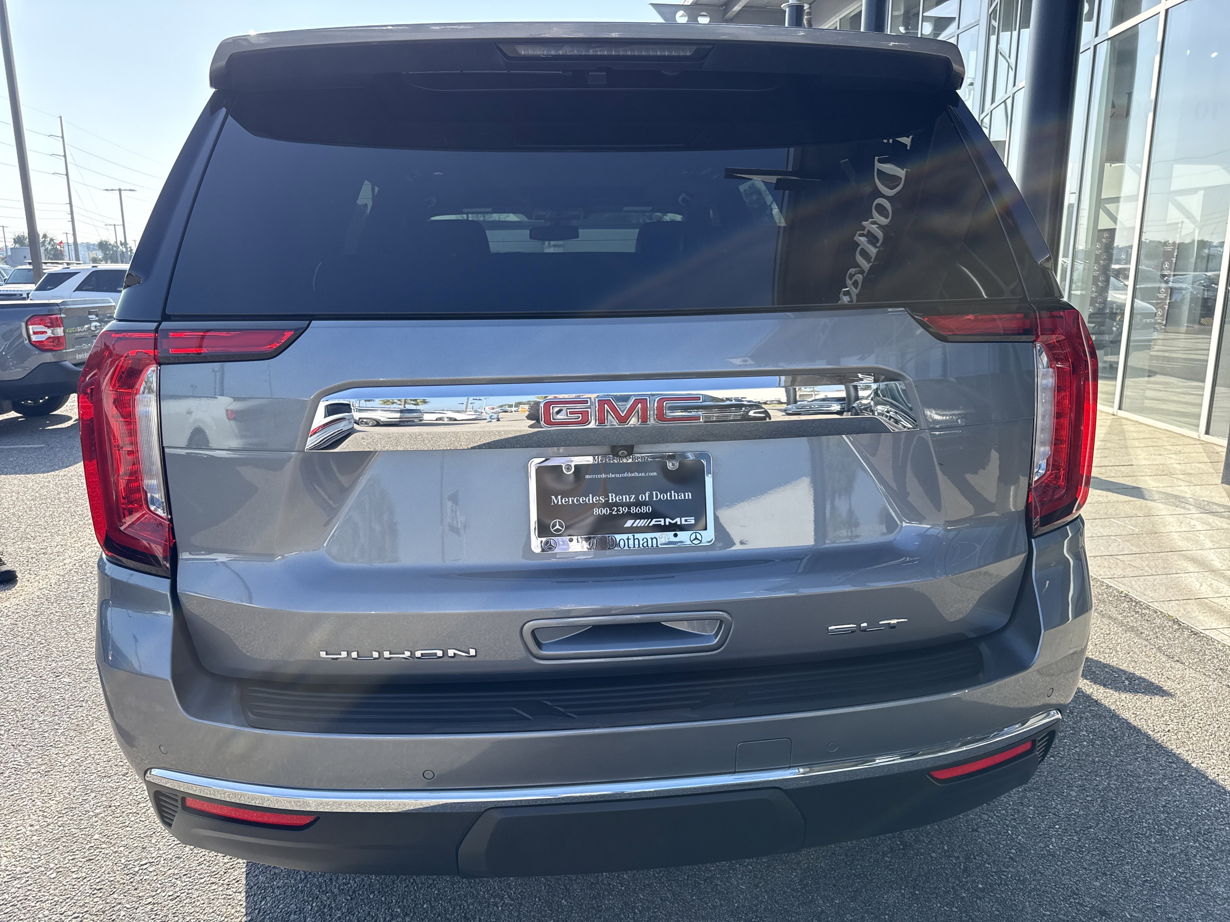 Used 2022 GMC Yukon SLT w/ SLT Luxury Package RWD image 3