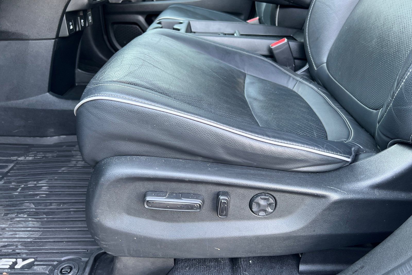 Used 2023 Honda Odyssey Elite image 12