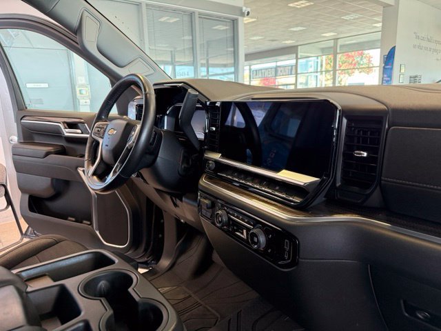 Used 2022 Chevrolet Silverado 1500 LT w/ Protection Package AWD/4WD image 30
