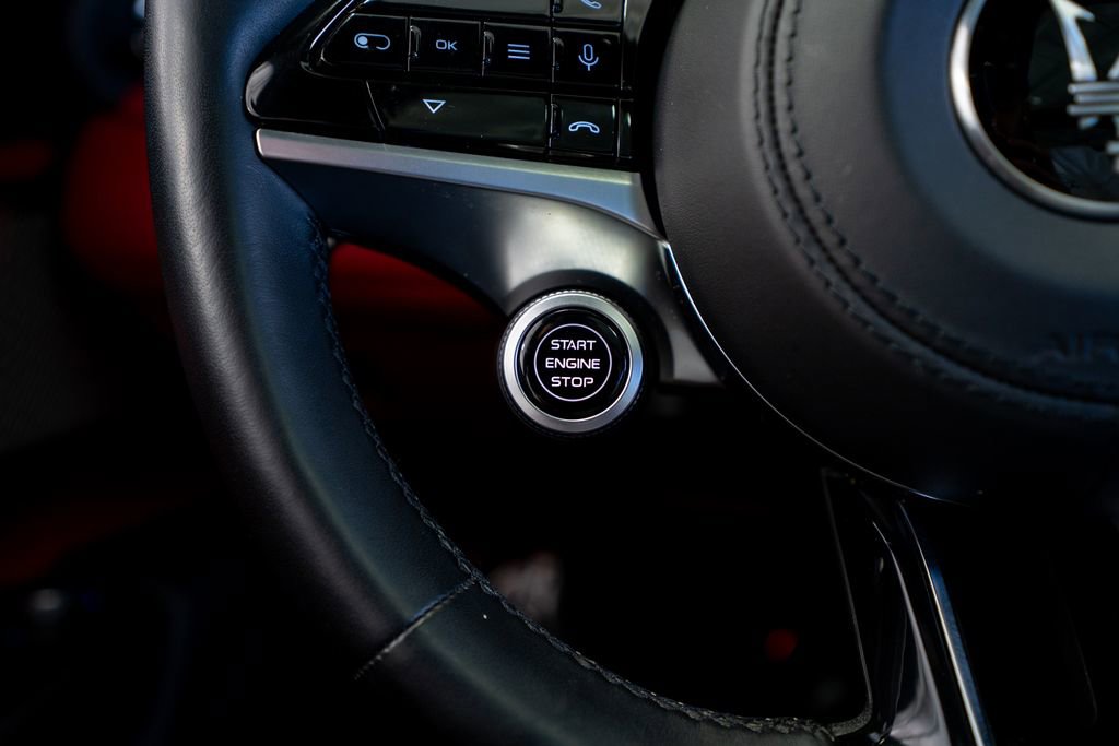 Used 2023 Maserati Grecale Modena image 40