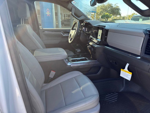 Used 2025 Chevrolet Silverado 1500 LTZ image 17