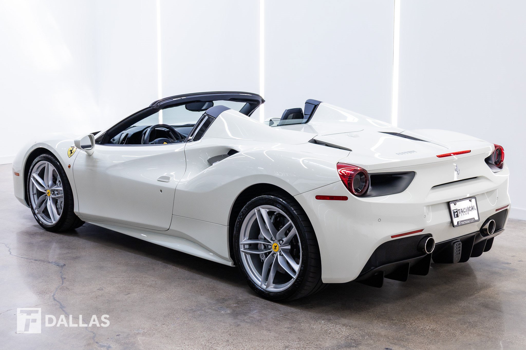 Used 2018 Ferrari 488 Spider RWD image 5