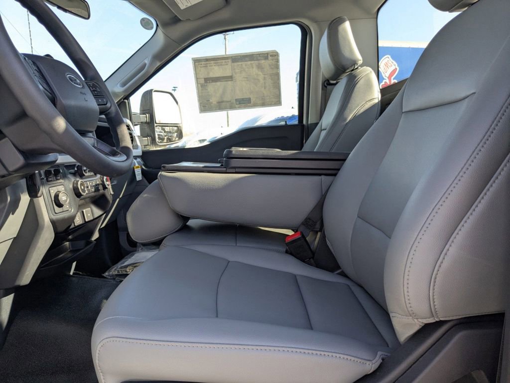 New 2025 Ford F600 4x4 Regular Cab Super Duty w/ XL Chrome Package image 17