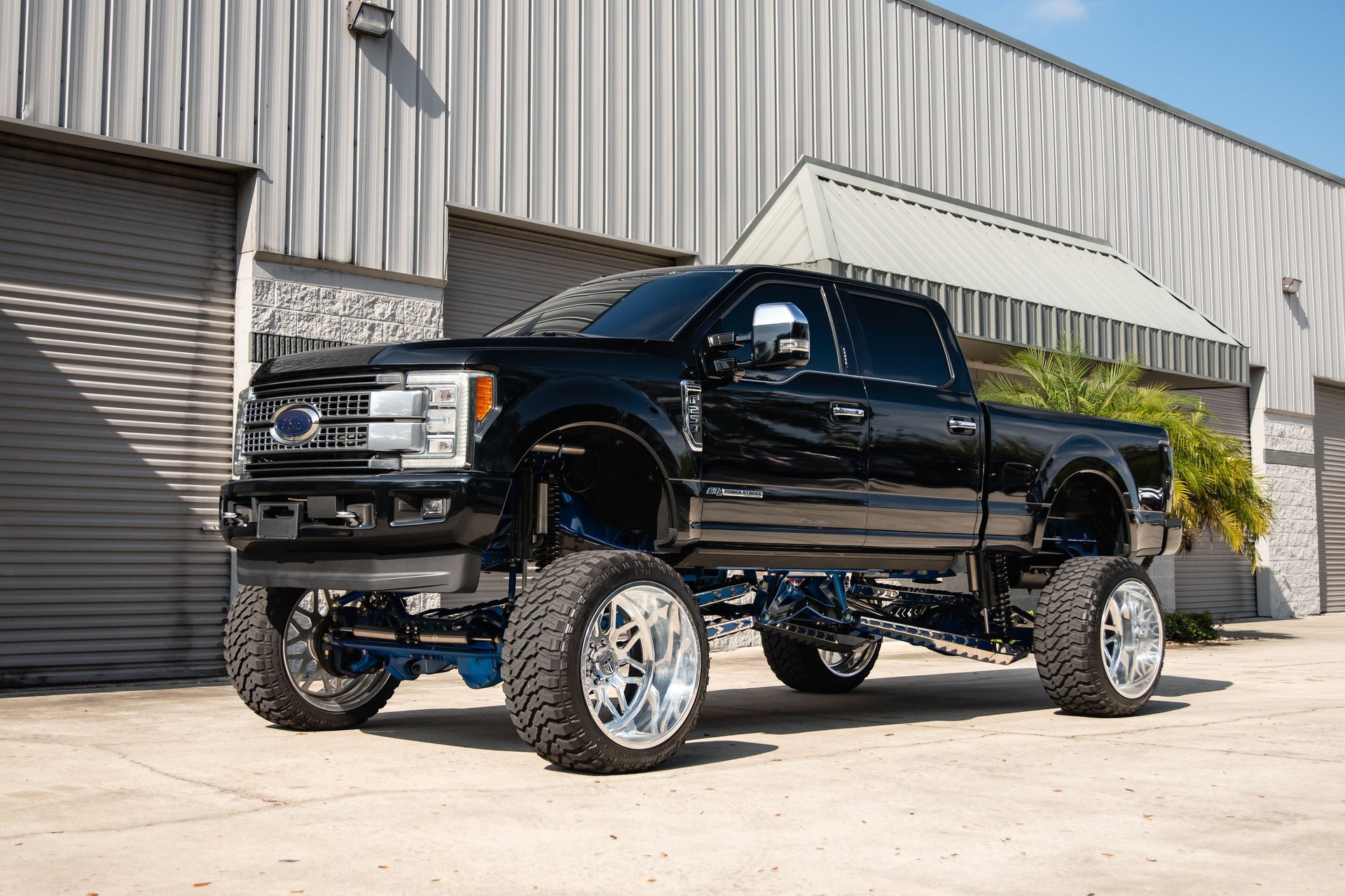 Used 2017 Ford F250 Platinum w/ Platinum Ultimate Package image 2