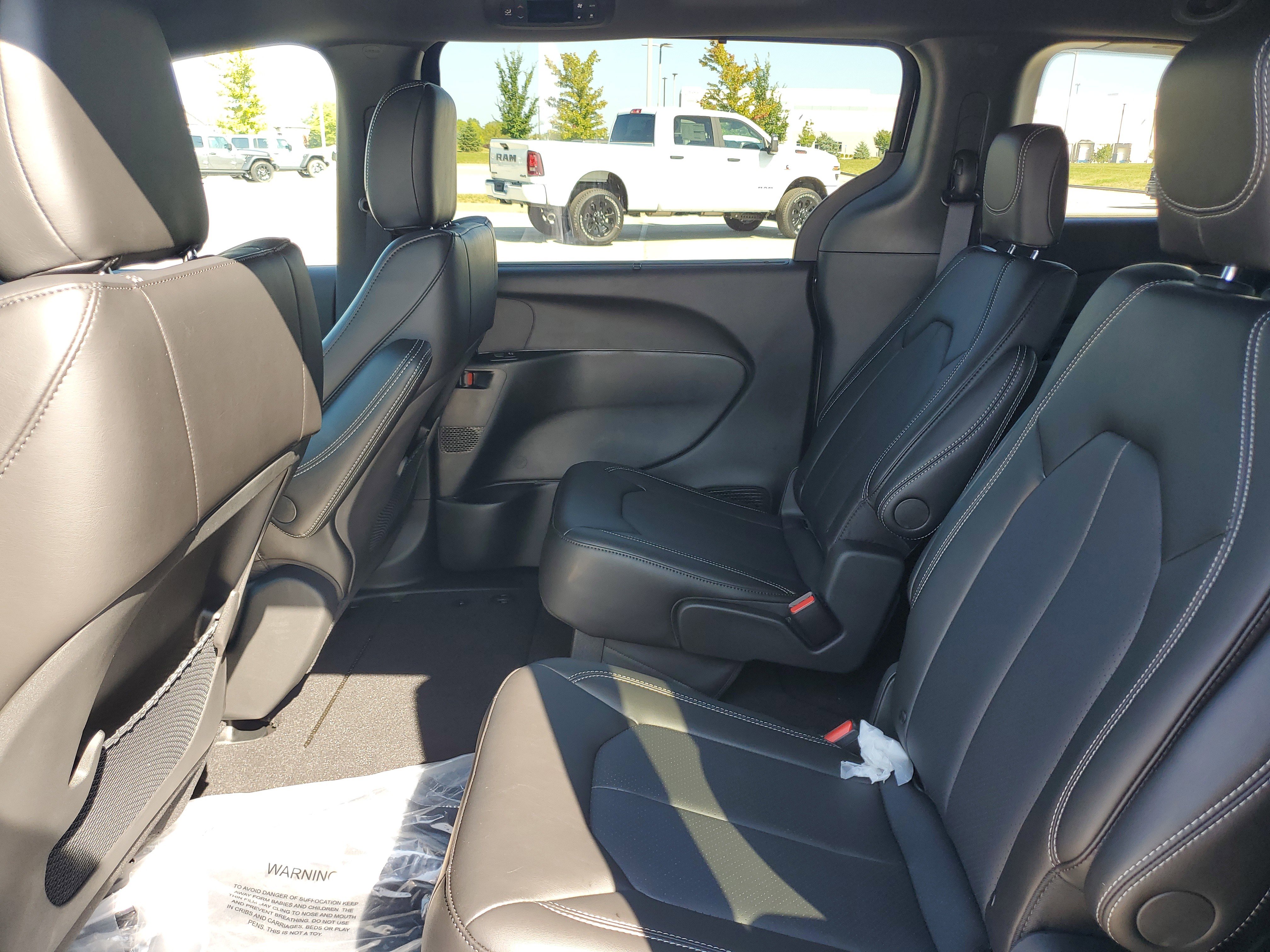 New 2026 Chrysler Voyager LX image 8