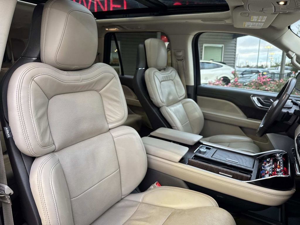 Used 2022 Lincoln Navigator L Reserve image 11