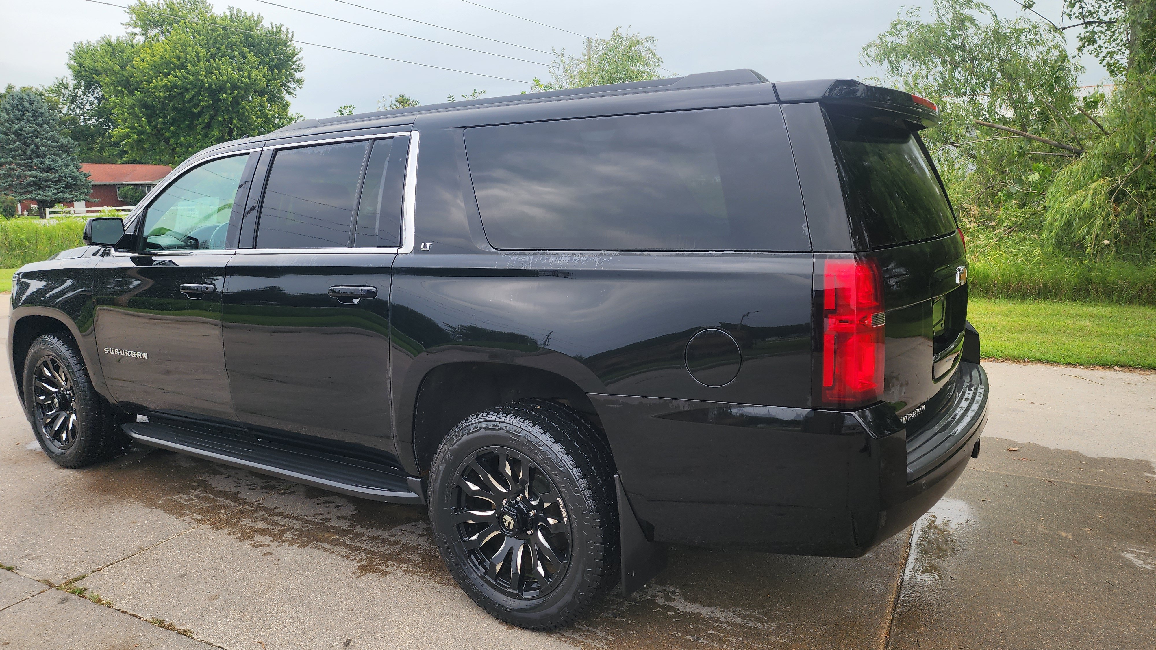 Used 2020 Chevrolet Suburban LT AWD/4WD image 5