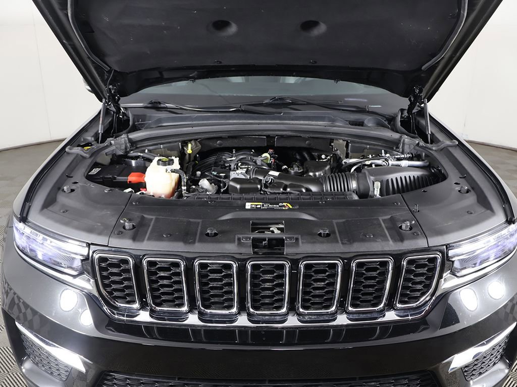 Used 2023 Jeep Grand Cherokee Limited AWD/4WD image 22