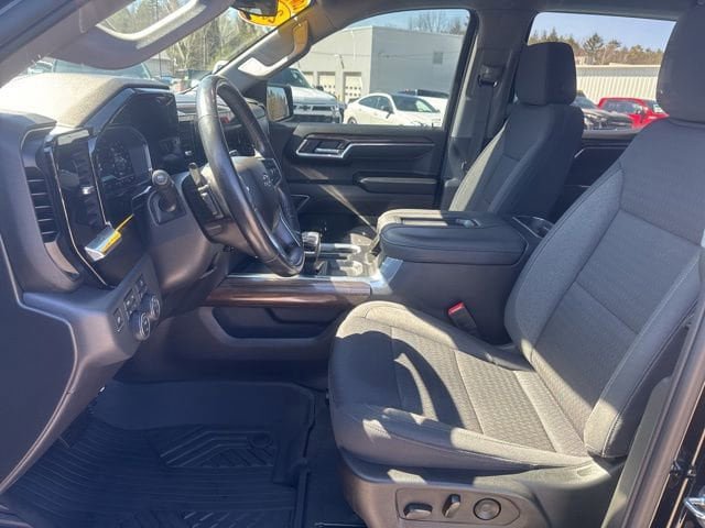 Used 2022 Chevrolet Silverado 1500 LT Trail Boss w/ Convenience Package II AWD/4WD image 11