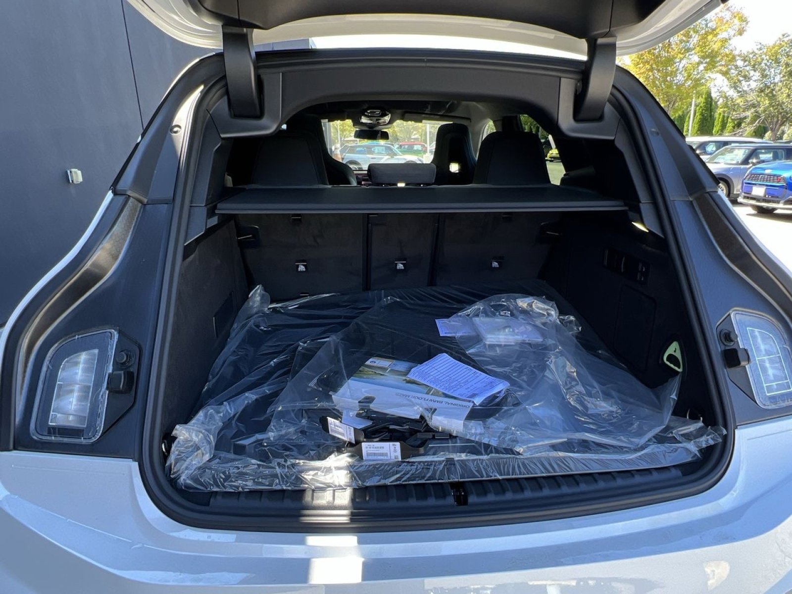 New 2026 BMW iX xDrive60 w/ M Sport Package image 24