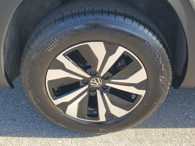 Certified 2025 Volkswagen Atlas SE image 5