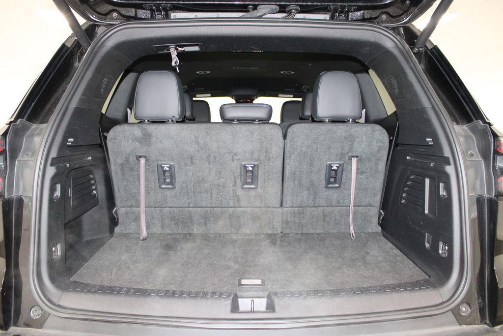 Used 2024 GMC Acadia Elevation image 13