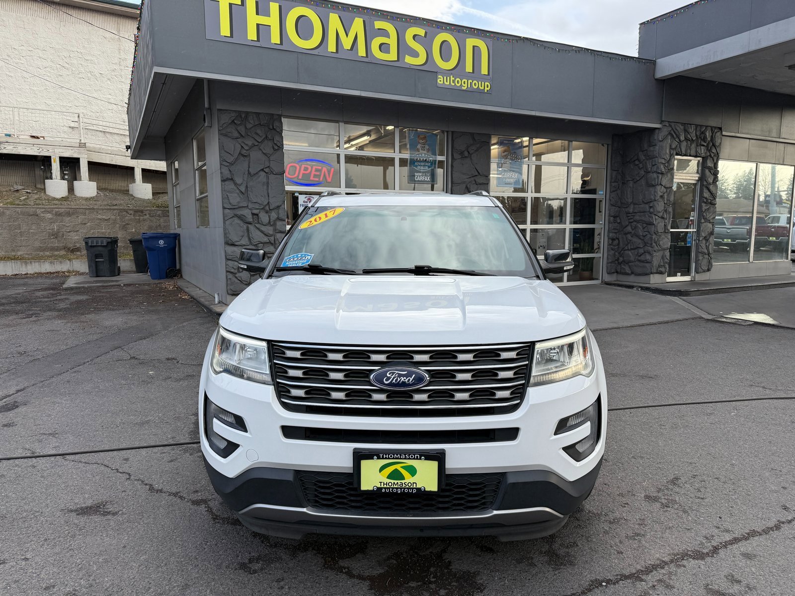 Used 2017 Ford Explorer XLT image 1