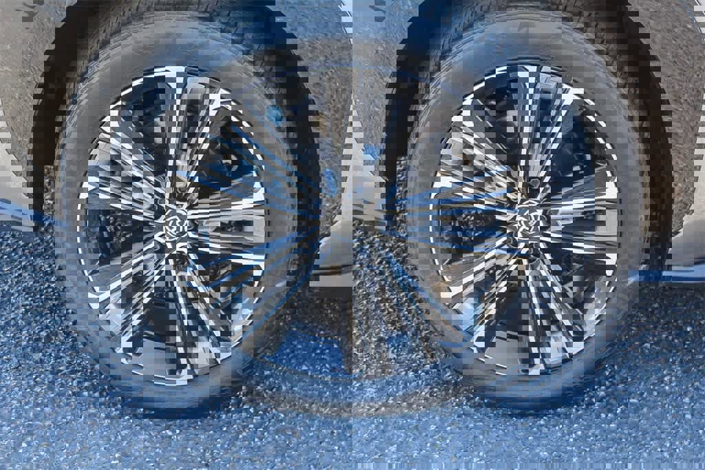 Used 2023 Toyota bZ4X Limited image 13