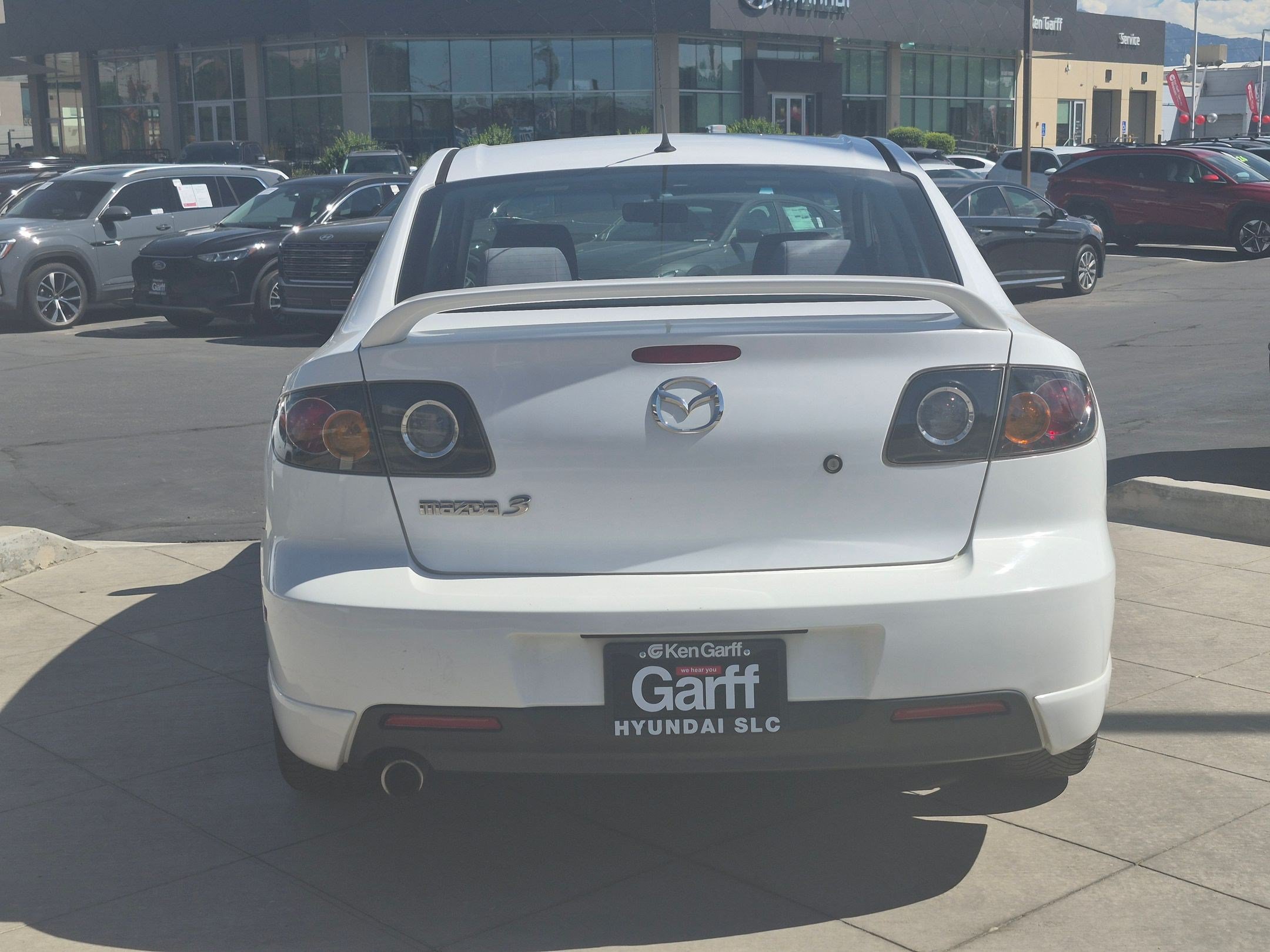 Used 2005 MAZDA MAZDA3 s w/ Moonroof & 6-CD Pkg FWD image 5