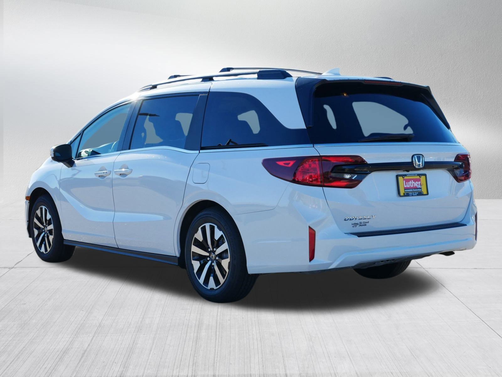 New 2026 Honda Odyssey EX-L image 3