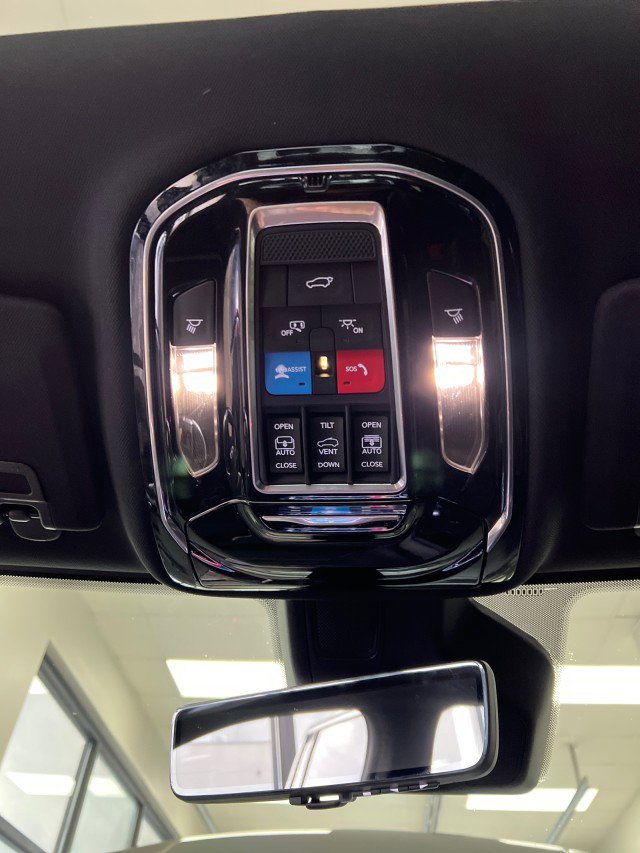 Used 2021 Jeep Grand Cherokee L Overland w/ Luxury Tech Group IV image 24