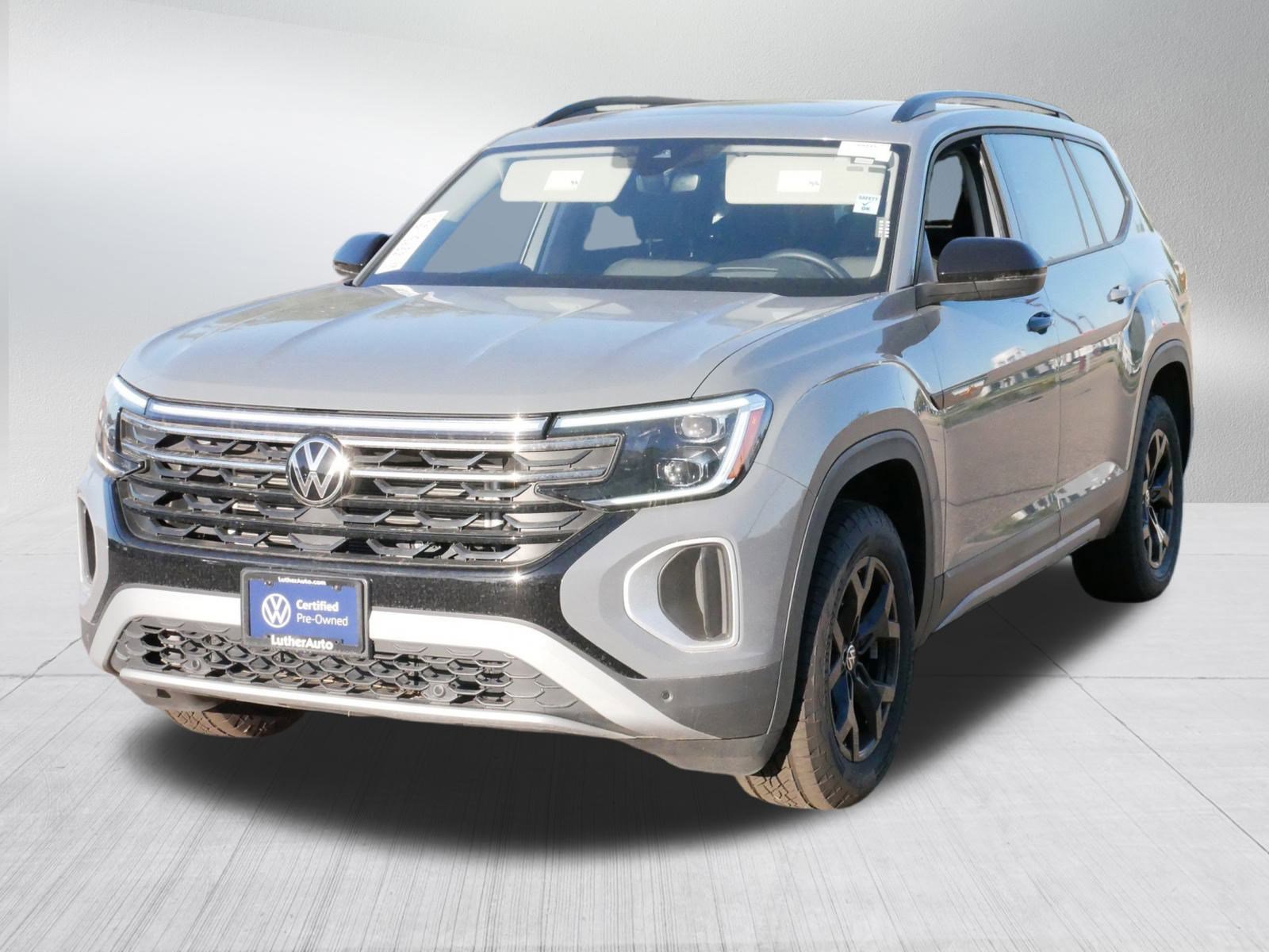 Certified 2024 Volkswagen Atlas Peak Edition SEL image 2