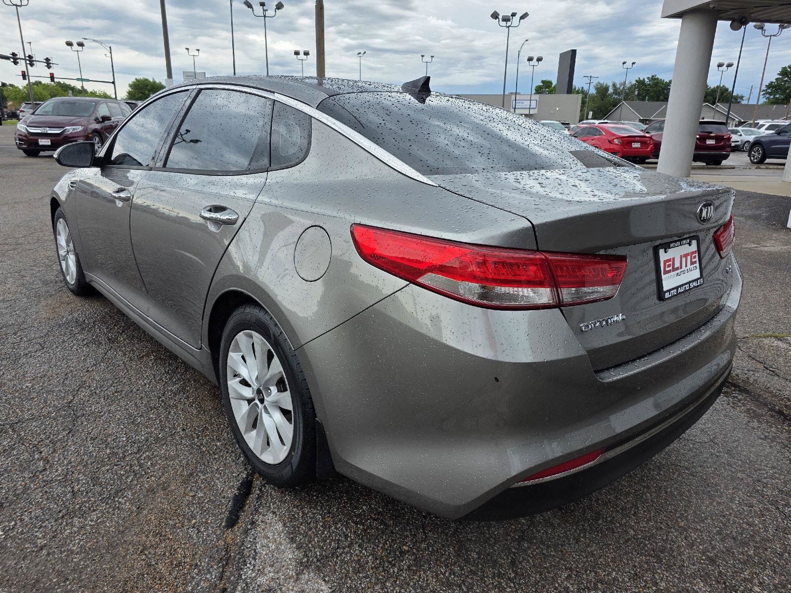 Used 2017 Kia Optima EX w/ Premium Package FWD image 7