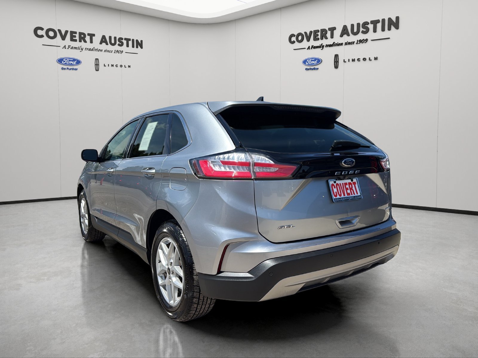 Certified 2024 Ford Edge SEL AWD/4WD image 3