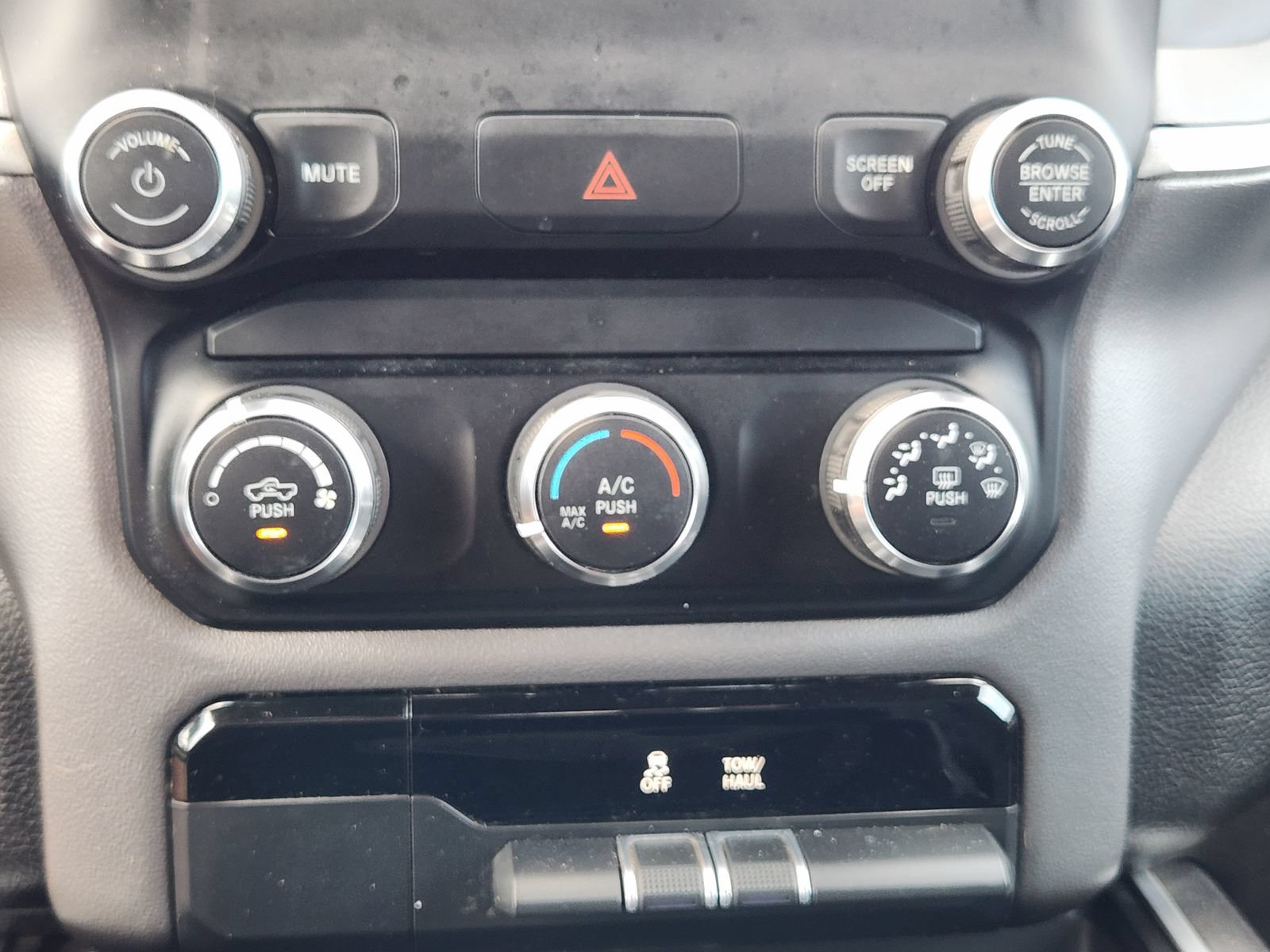 Used 2020 RAM 1500 Big Horn RWD image 22
