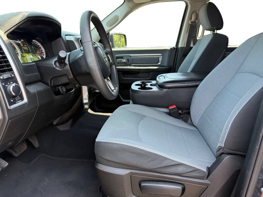 Used 2021 RAM 1500 Classic SLT AWD/4WD image 9