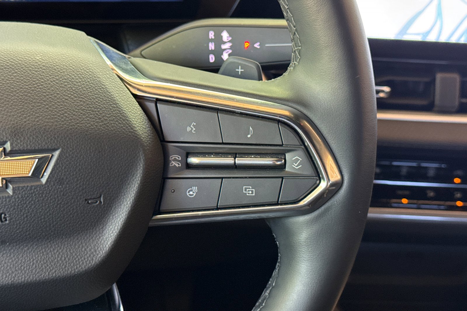 Used 2026 Chevrolet Equinox LT AWD/4WD image 32