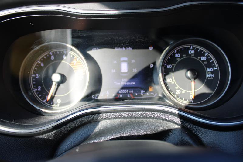 Used 2019 Jeep Cherokee Limited AWD/4WD image 20