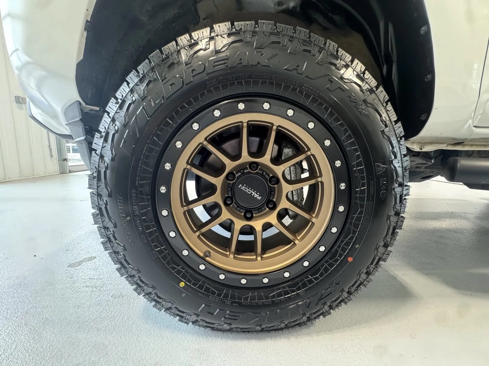 Used 2023 Toyota Tacoma SR AWD/4WD image 39