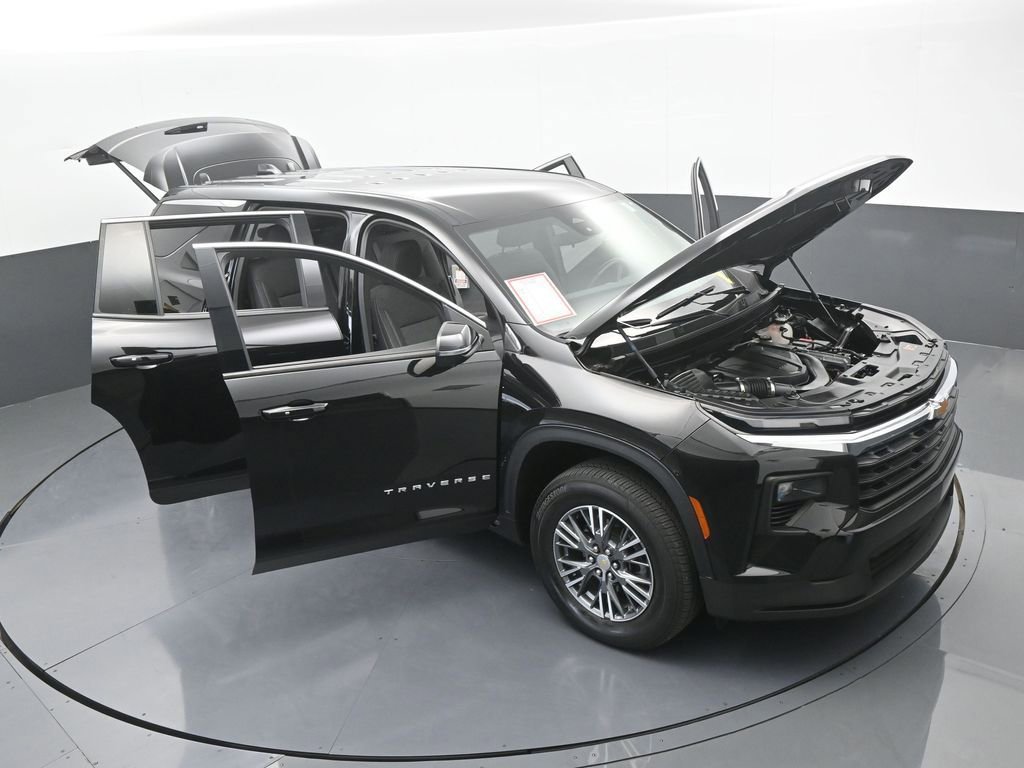 Used 2024 Chevrolet Traverse LS image 76
