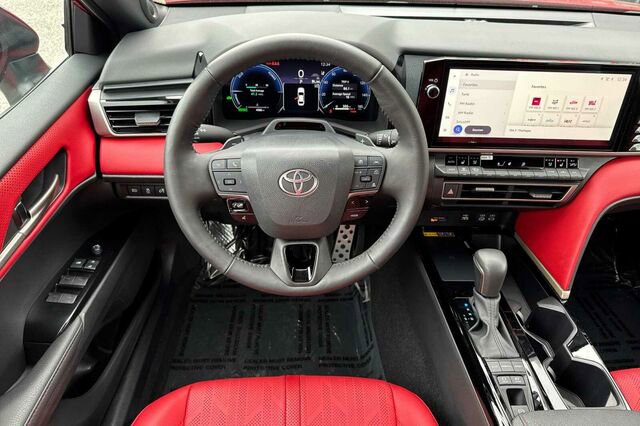 Used 2025 Toyota Camry XSE image 14