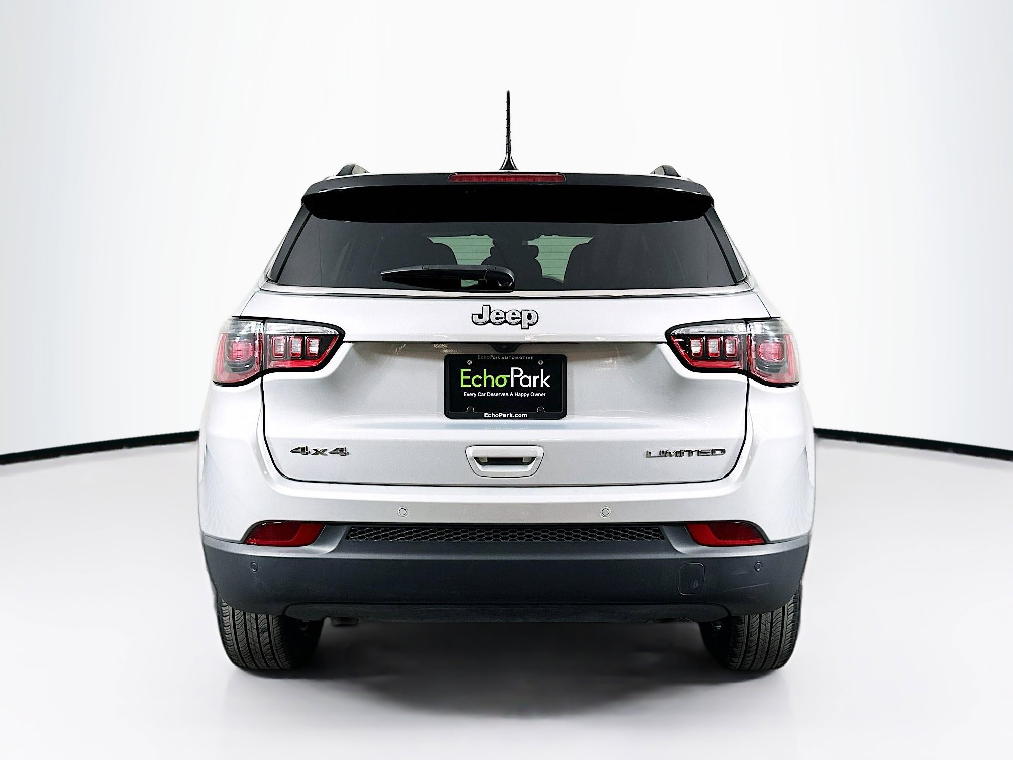 Used 2025 Jeep Compass Limited image 7