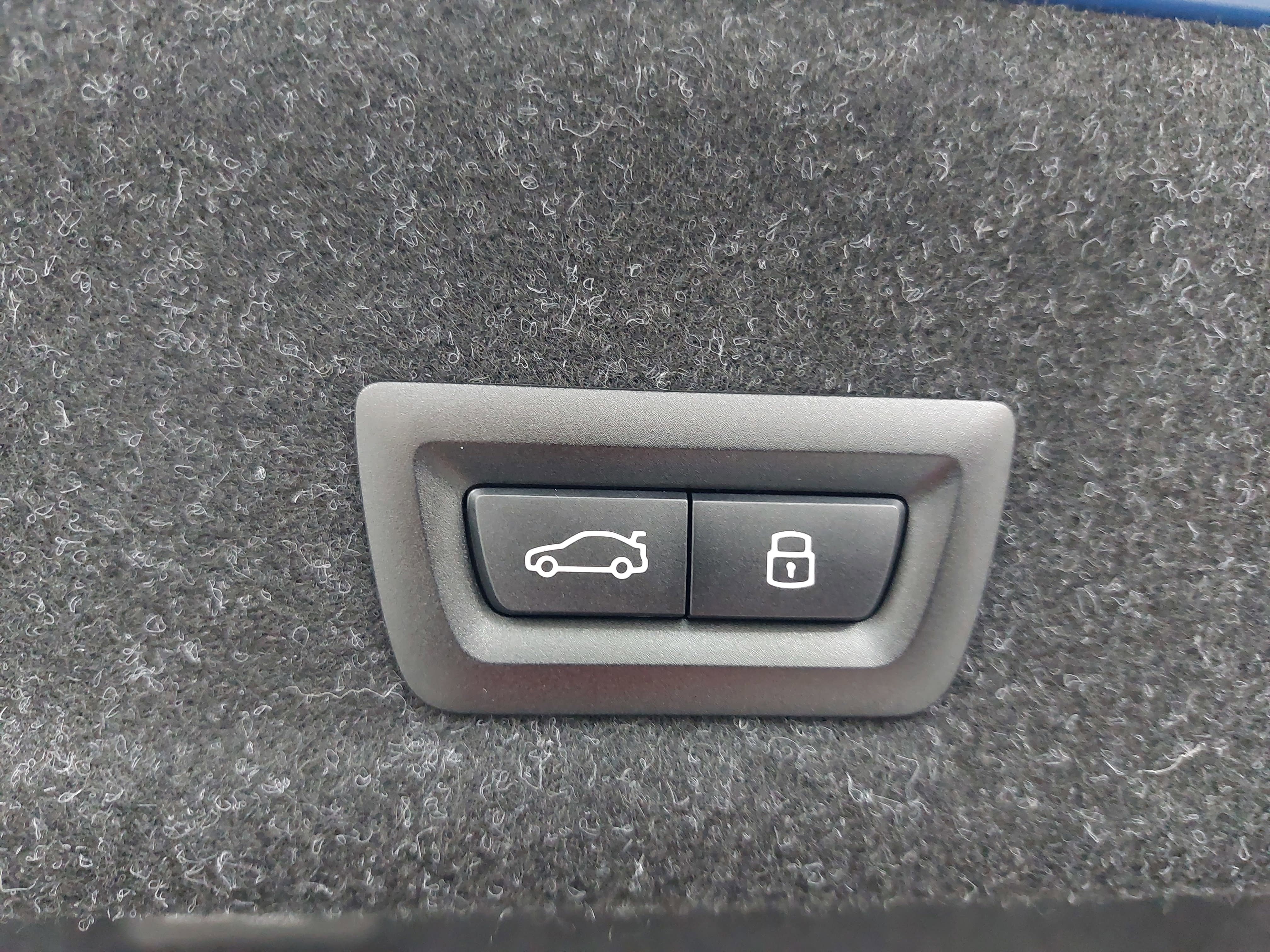 Used 2025 BMW M3 w/ Executive Package RWD image 15