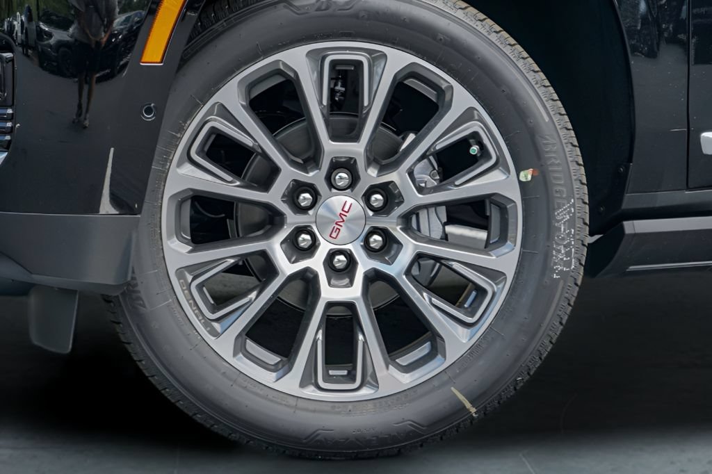 New 2026 GMC Yukon Denali w/ Sun & Power Step Package AWD/4WD image 2
