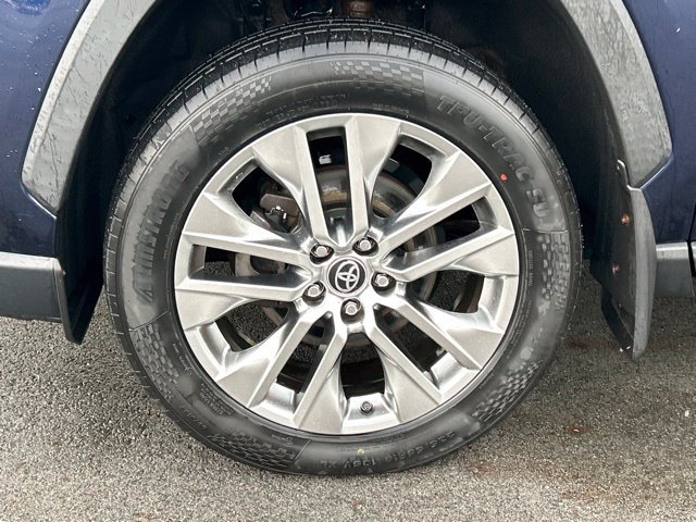 Used 2021 Toyota RAV4 XLE Premium AWD/4WD image 19