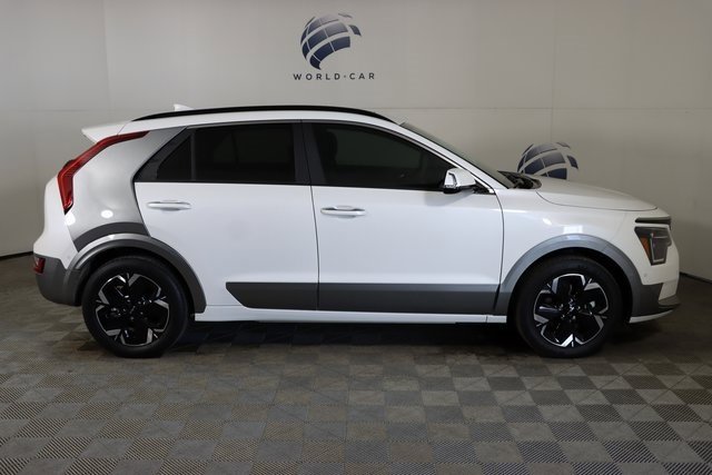 Used 2023 Kia Niro Wave image 8