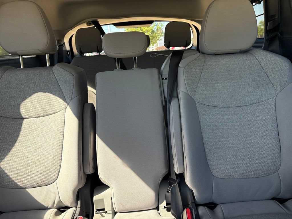 Used 2026 Toyota Sienna LE FWD image 20
