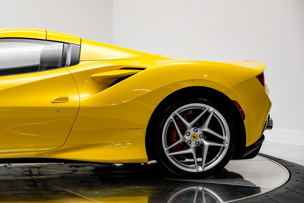 Used 2022 Ferrari F8 Tributo RWD image 15