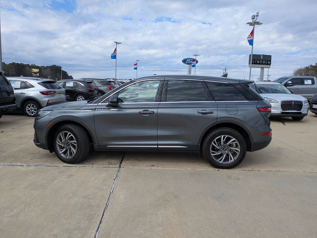 Used 2025 Lincoln Corsair FWD w/ Equipment Group 101A image 5