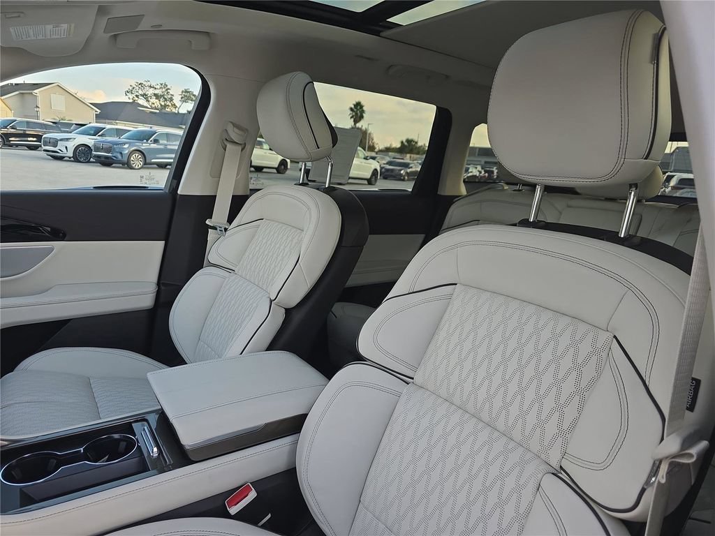 New 2026 Lincoln Nautilus Black Label AWD/4WD image 17