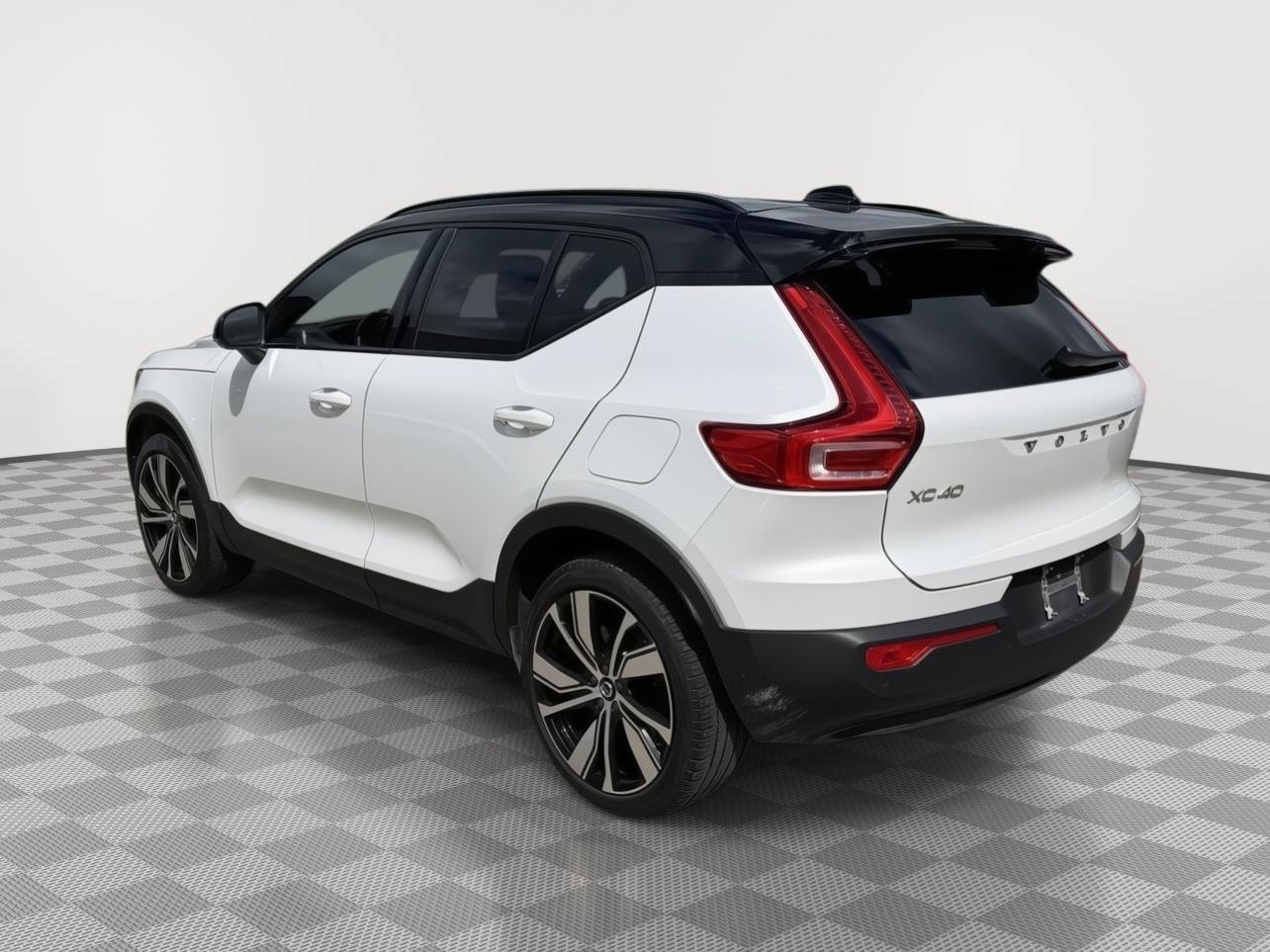 Used 2021 Volvo XC40 P8 Recharge w/ Advanced Package AWD/4WD image 5