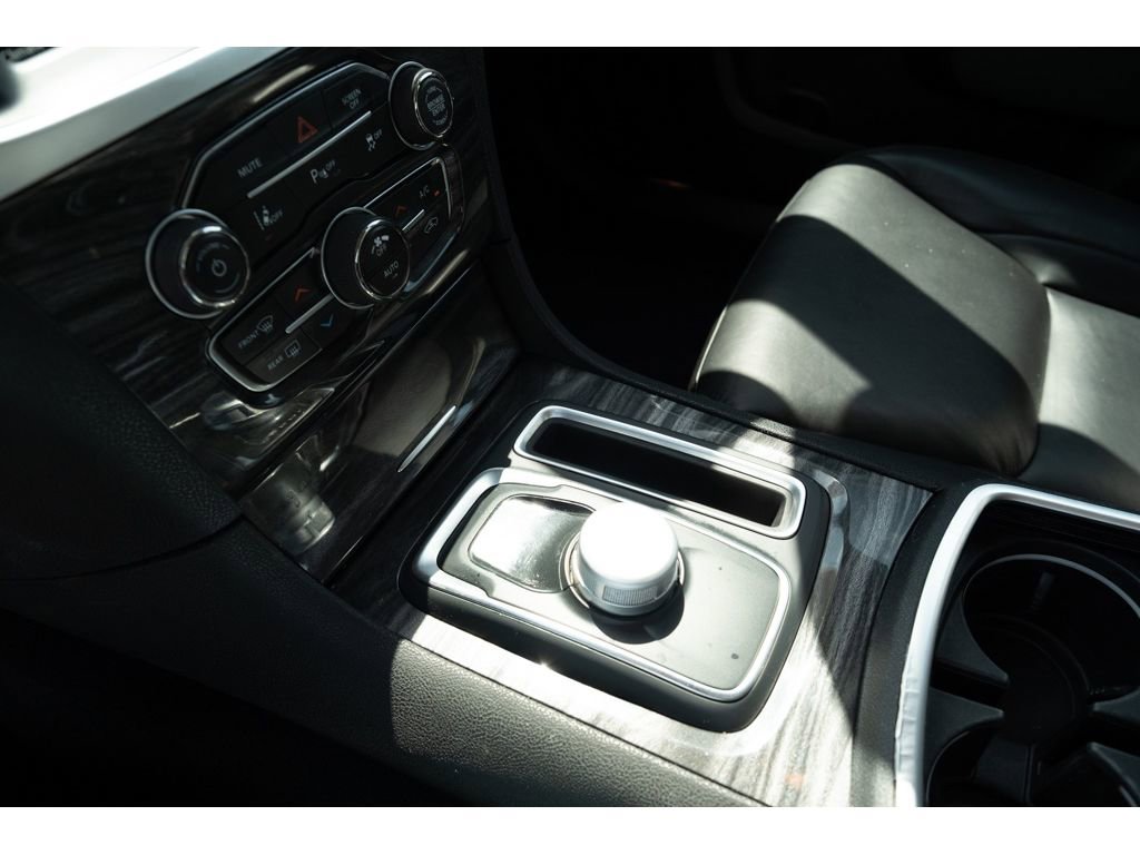 Used 2022 Chrysler 300 Touring L w/ Safetytec Plus Group image 24