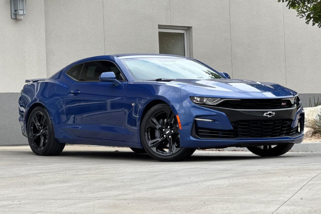 Used 2019 Chevrolet Camaro SS RWD image 2