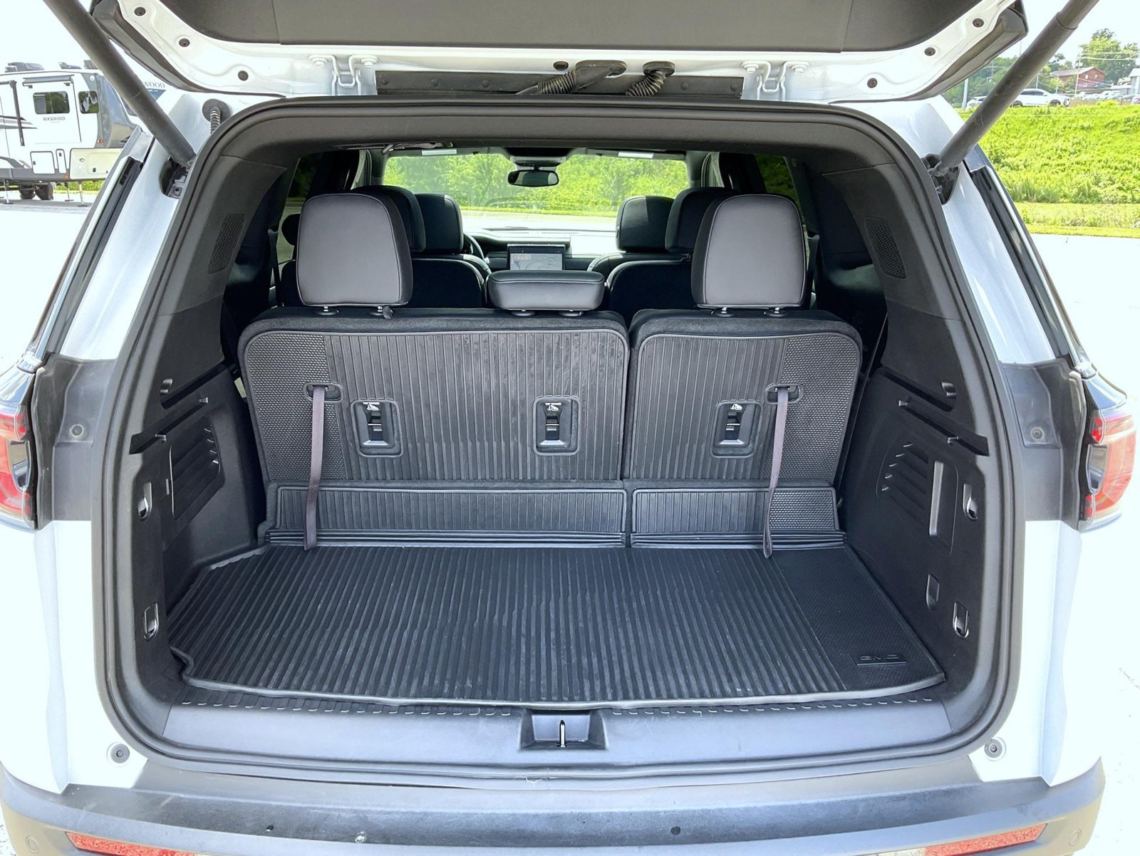 Certified 2024 GMC Acadia AT4 w/ Luxury Package AWD/4WD image 24