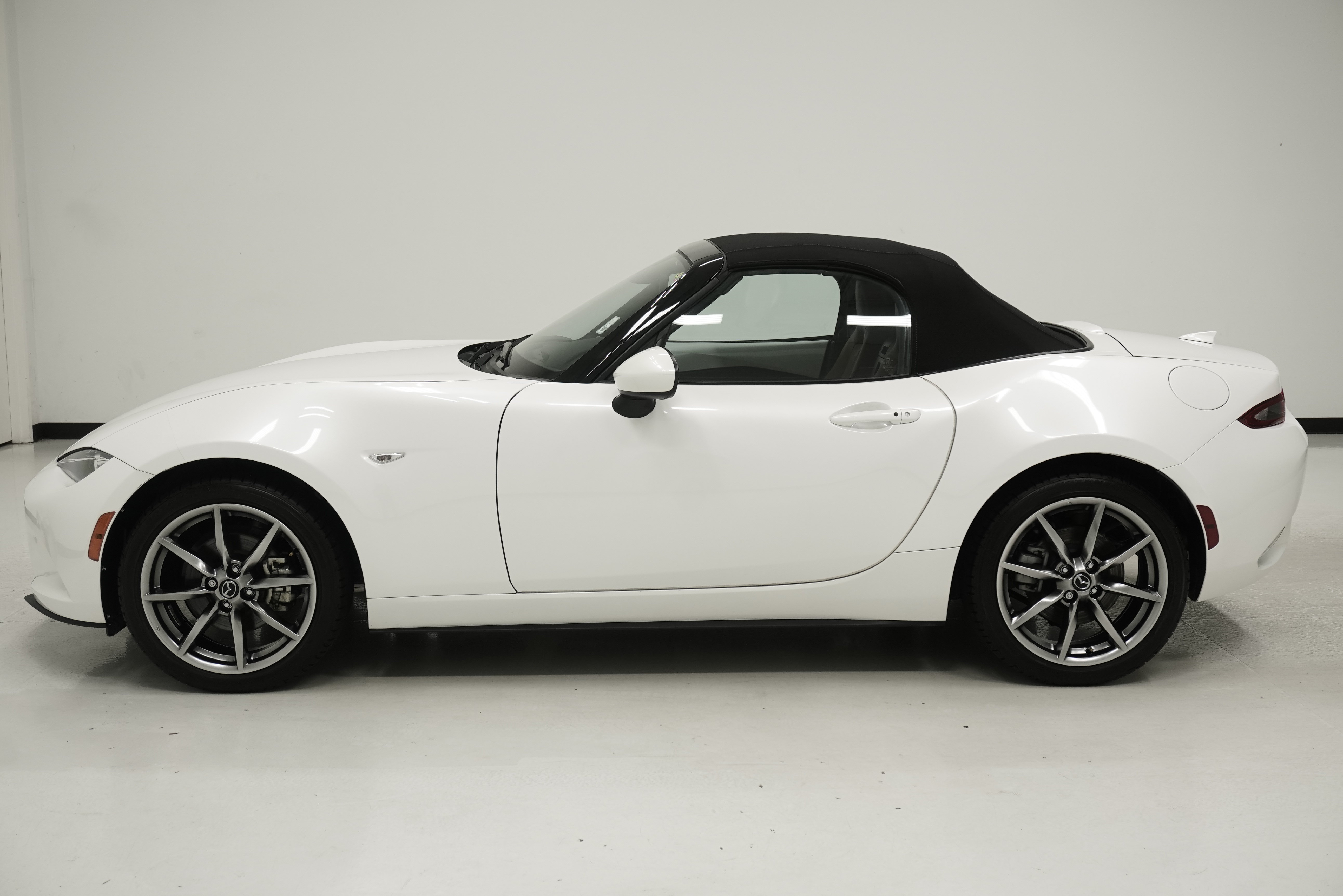 Used 2022 MAZDA MX-5 Miata Grand Touring RWD image 7