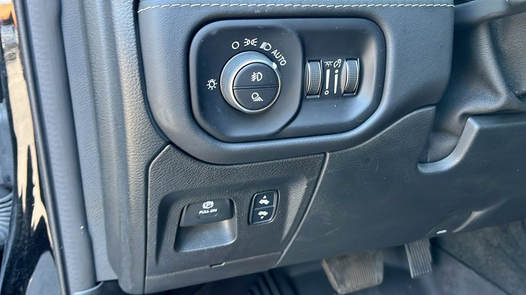 Used 2022 RAM 1500 Limited AWD/4WD image 11