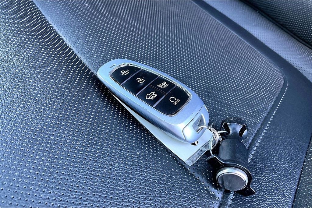 Used 2024 Hyundai Santa Cruz Limited image 11